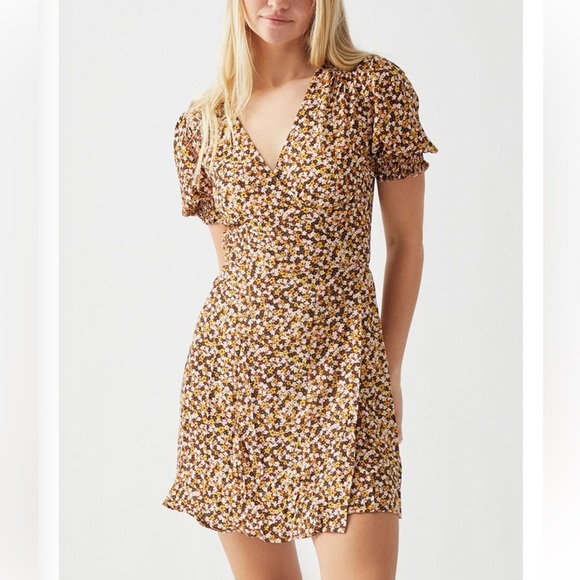 Charlie Holiday - Womens Sofia Wrap Dress - Picture 3 of 11